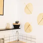 Au Petit Bonheur *
