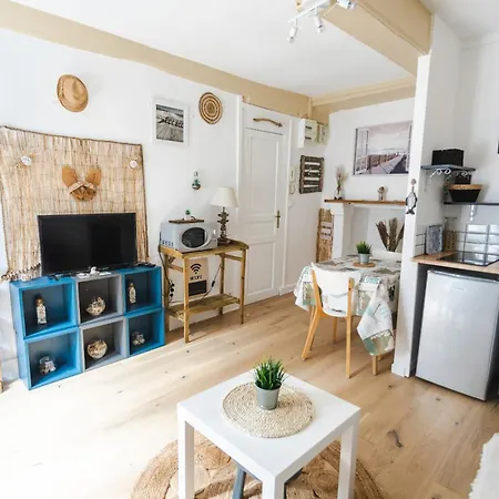 La Au Petit Bonheur Онфлёр